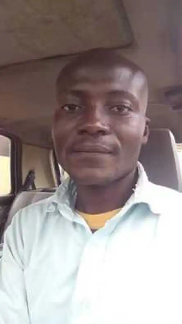Good Samaritan! Broke Taxi Driver Returns Bag Containing N170k, Laptop & Other Documents Left In His Car [Photo]